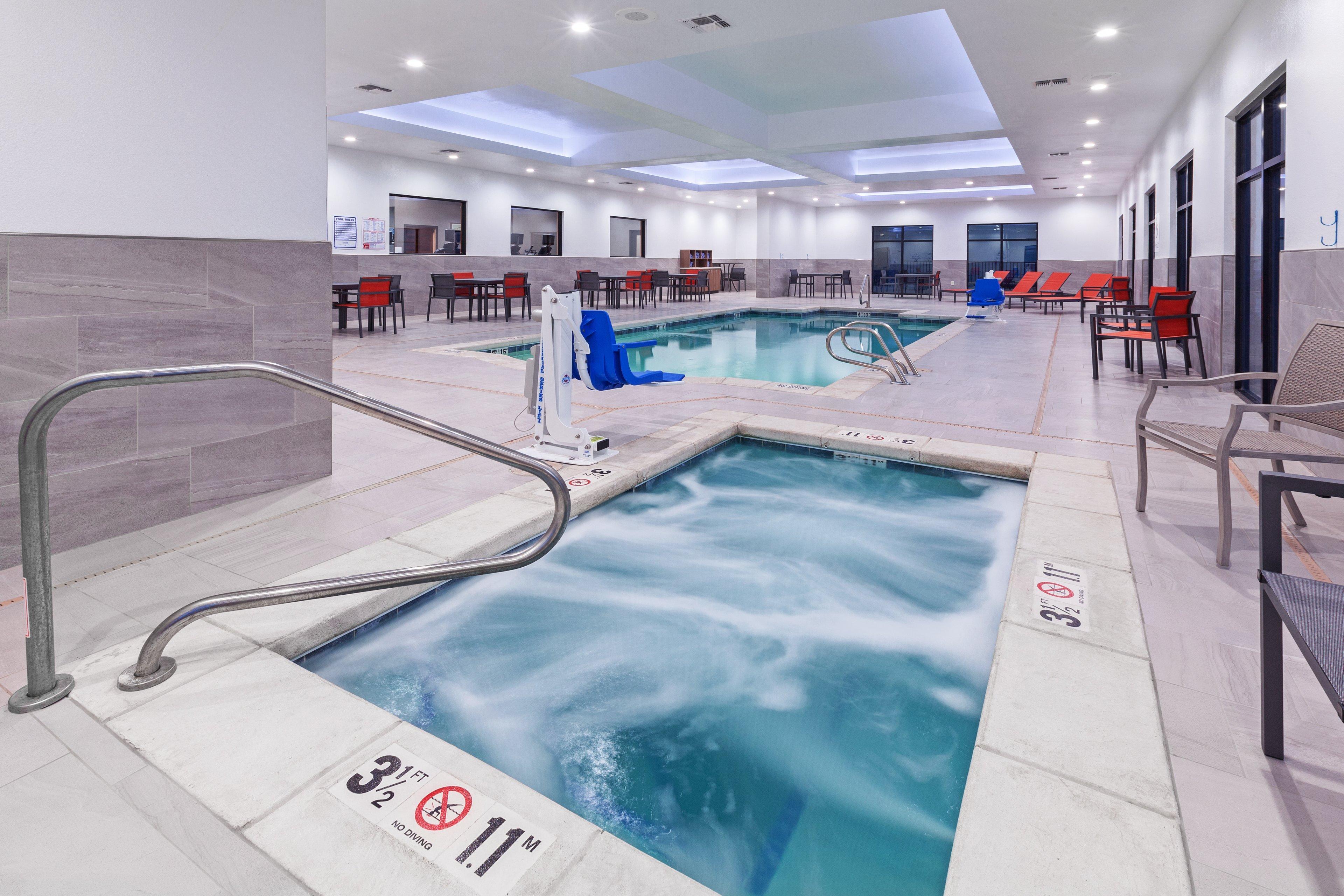 Holiday Inn Lubbock South By Ihg Exterior photo